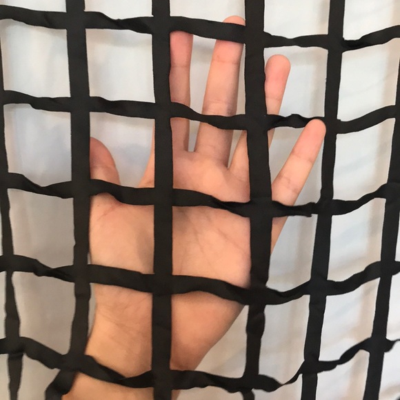 White top with see through open checkered back - Picture 4 of 4